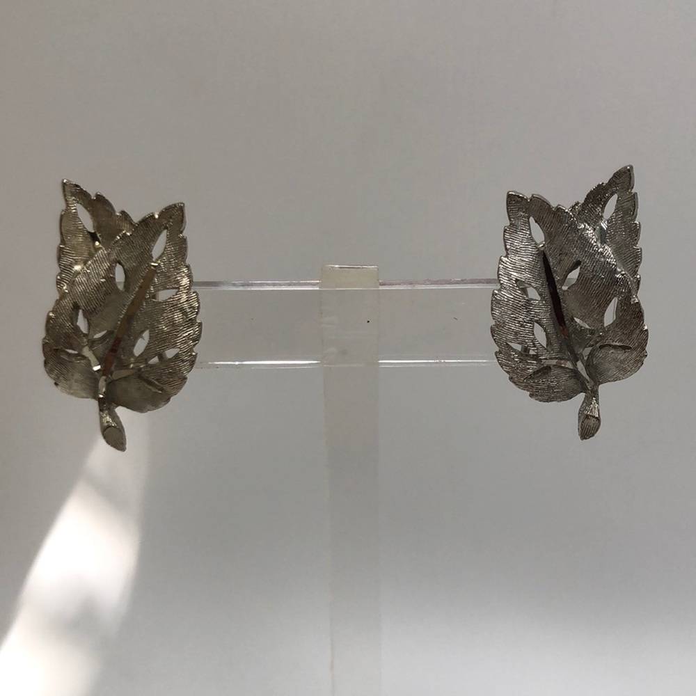 VTG BSK Leaf Silver Tone Clip-on Earrings